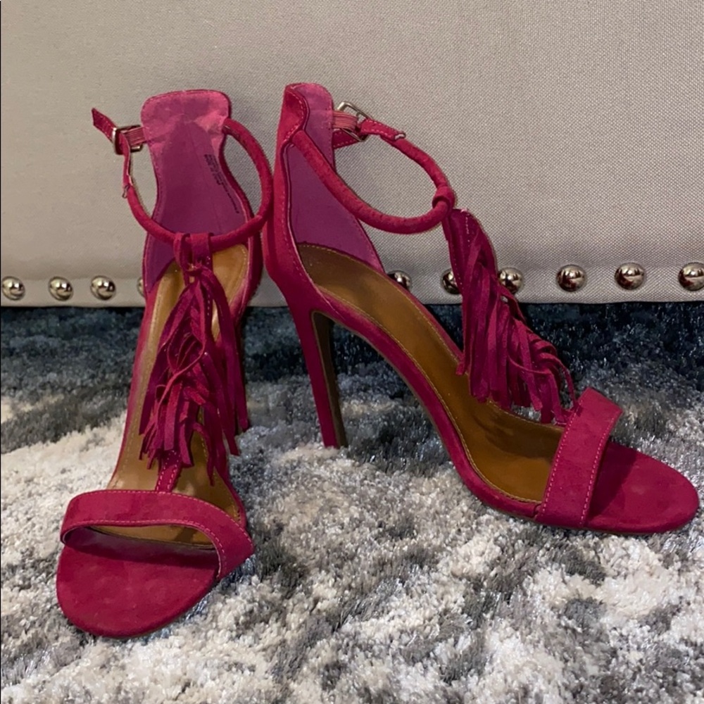 💓3/$30 Magenta Fringe Heels